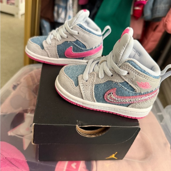 Nike Other - Kids Pink and Gray Sneakers